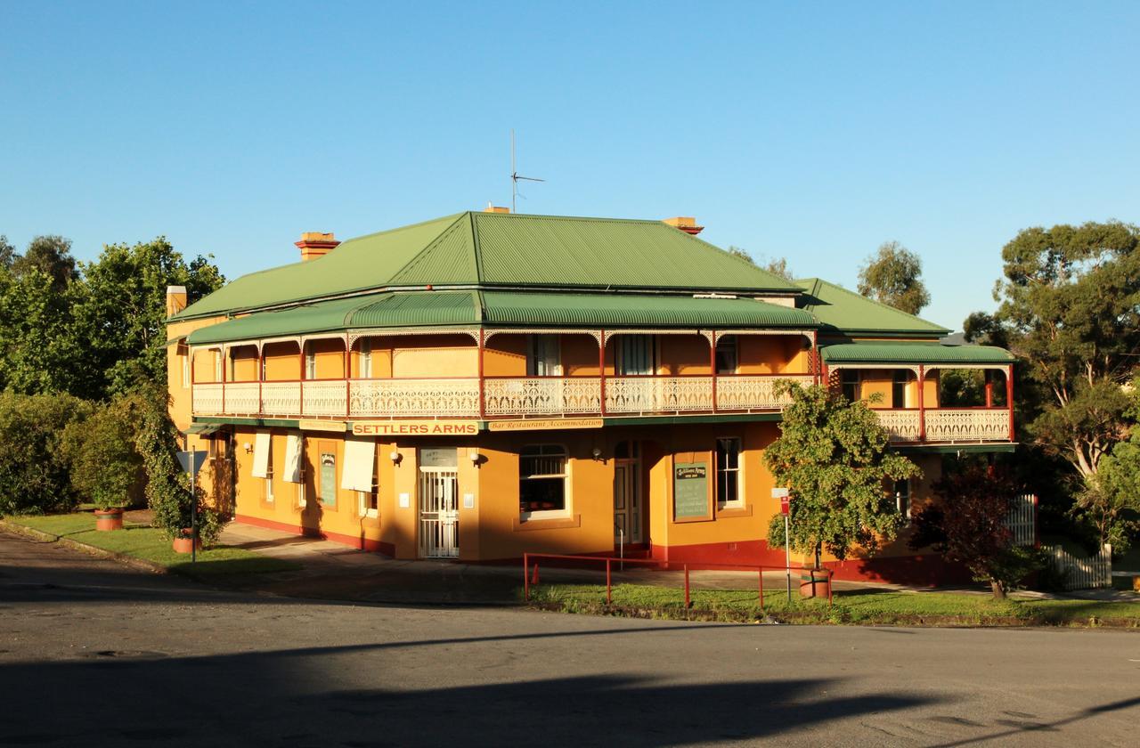 Settlers Arms Hotel Dungog ภายนอก รูปภาพ