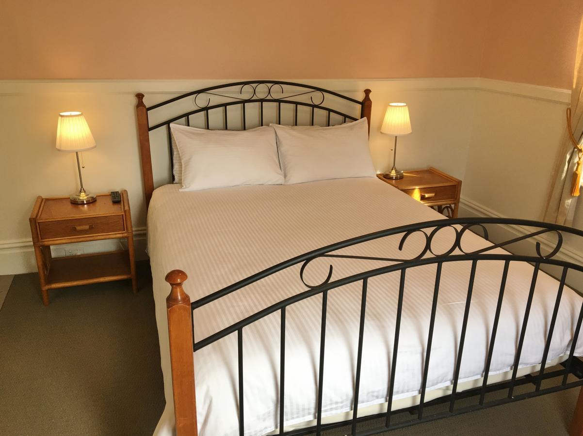 Settlers Arms Hotel Dungog ภายนอก รูปภาพ